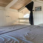 3 Bedroom Awesome In *