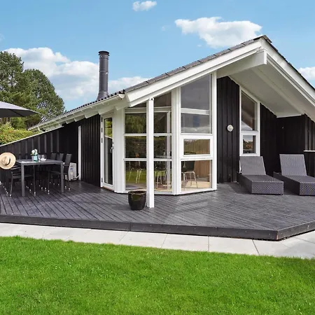 3 Bedroom Awesome In * Hejls