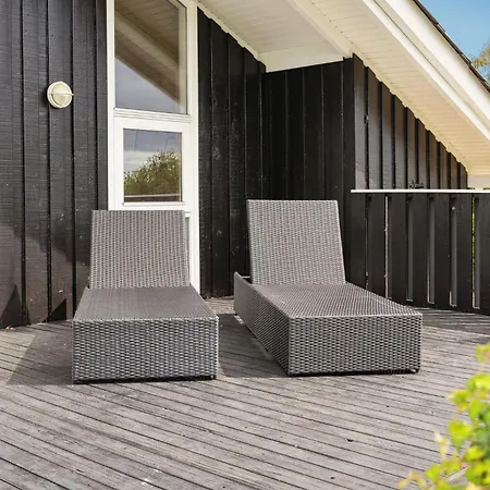 3 Bedroom Awesome In Hébergement de vacances Hejls