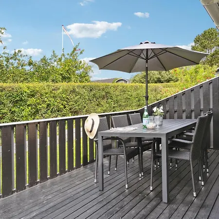 Hébergement de vacances 3 Bedroom Awesome In *