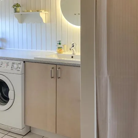 3 Bedroom Awesome In Hébergement de vacances *